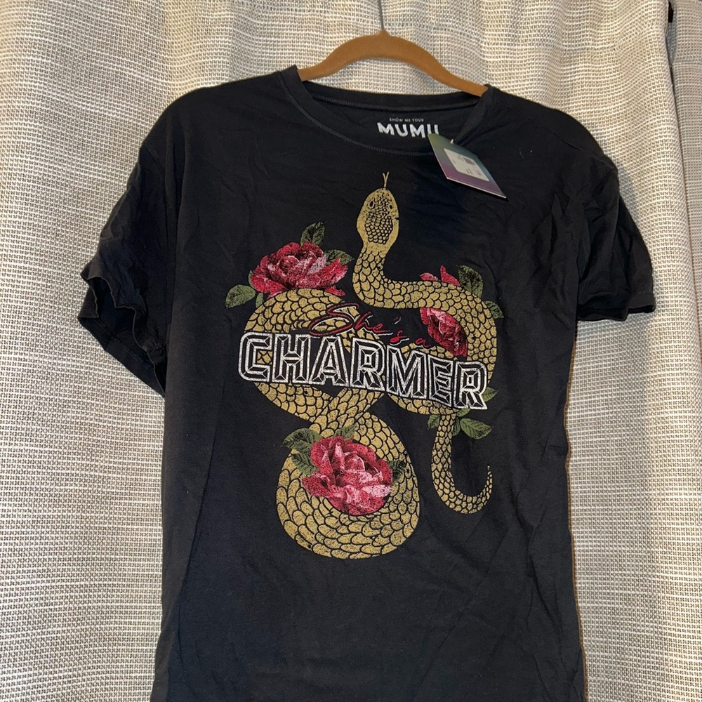 NWT graphic tee